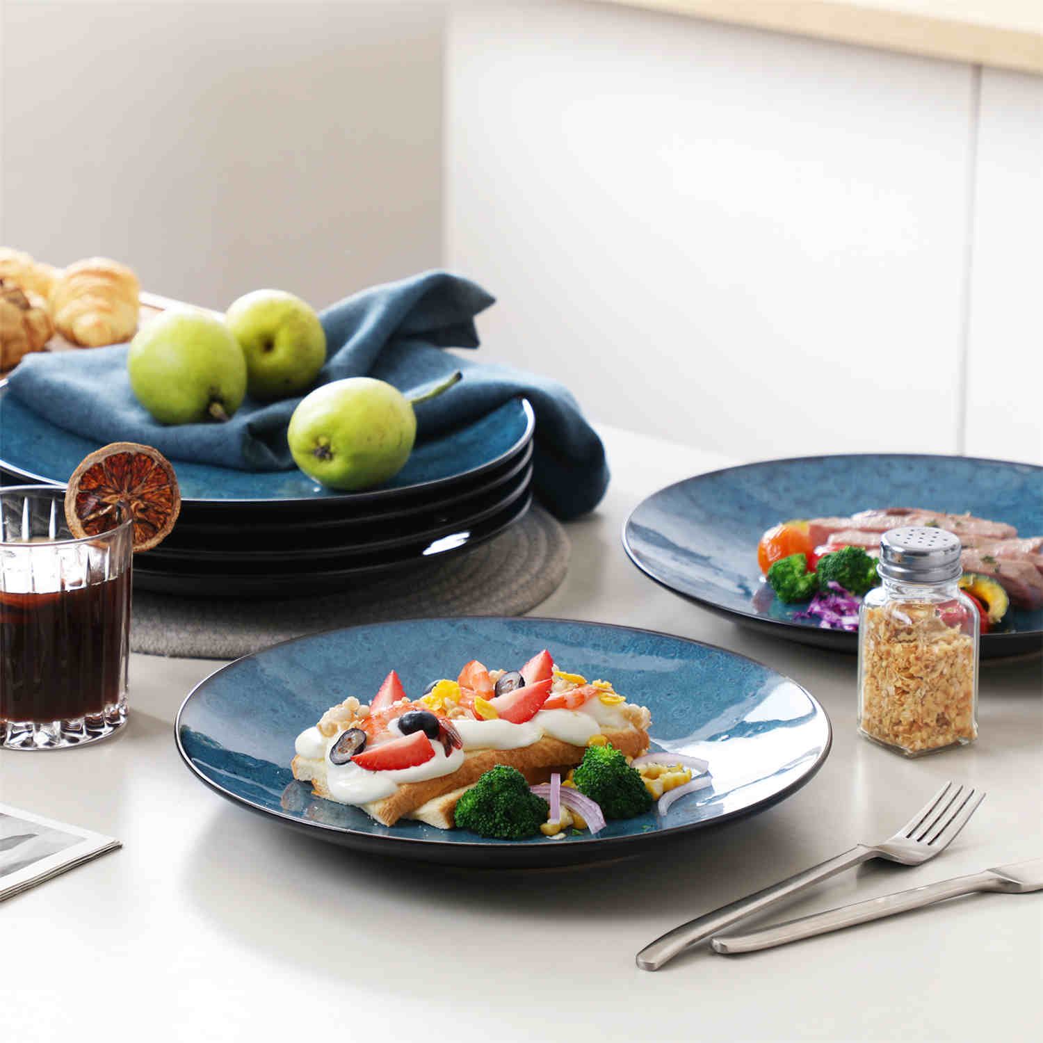 Farmhouse Blue Bubble Stoneware Dinner Plates Set of 6 with Reactive Glaze-vancasso
