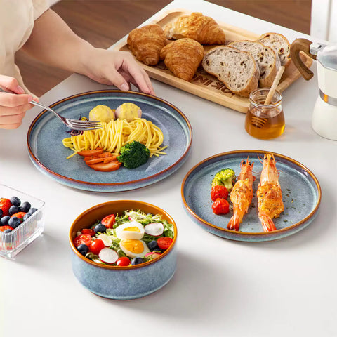 Onion 18 Piece Dinnerware Set