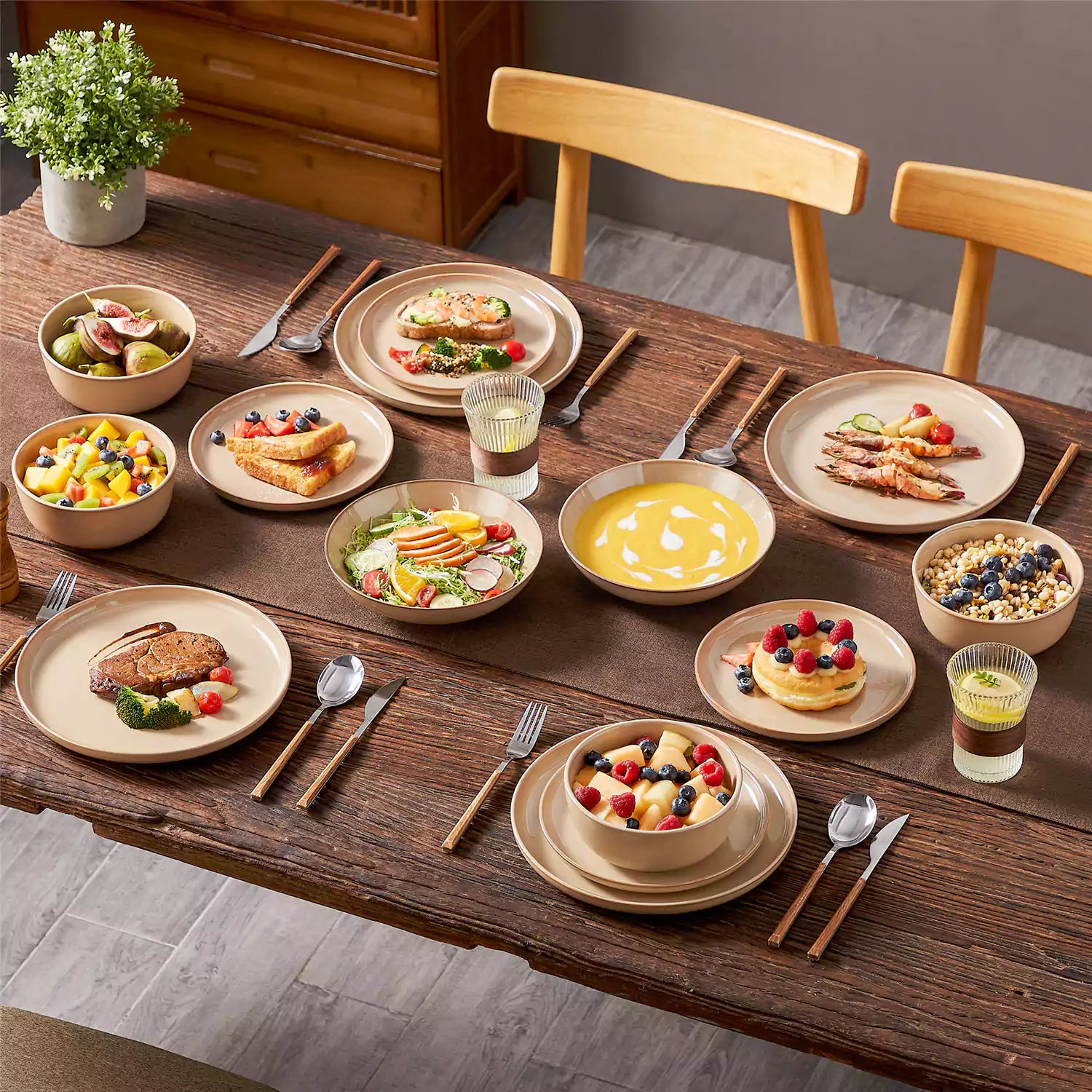 A glossy caramel 16-piece stoneware dinnerware set from the Playa collection - featuring farmhouse charm with plates and bowls for 4 people-vancasso