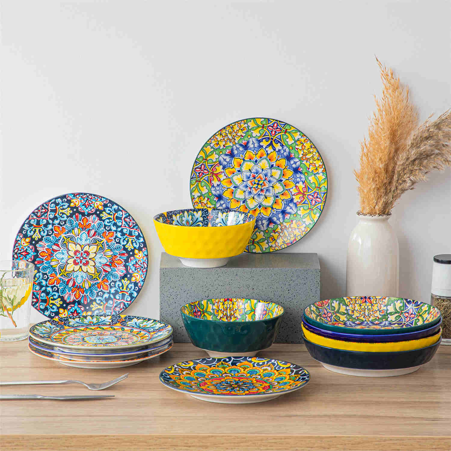 Boho Chic Simi Porcelain Salad Plates Set of 6 with Vibrant Pattern-vancasso