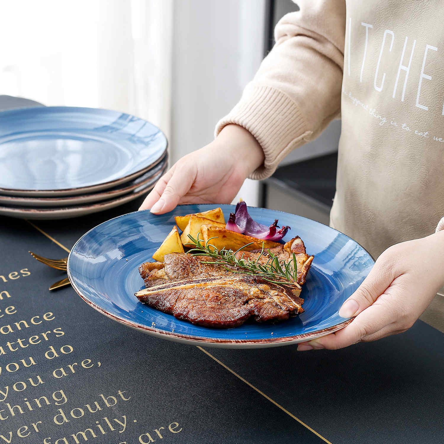 Blue Dinner Plates Set