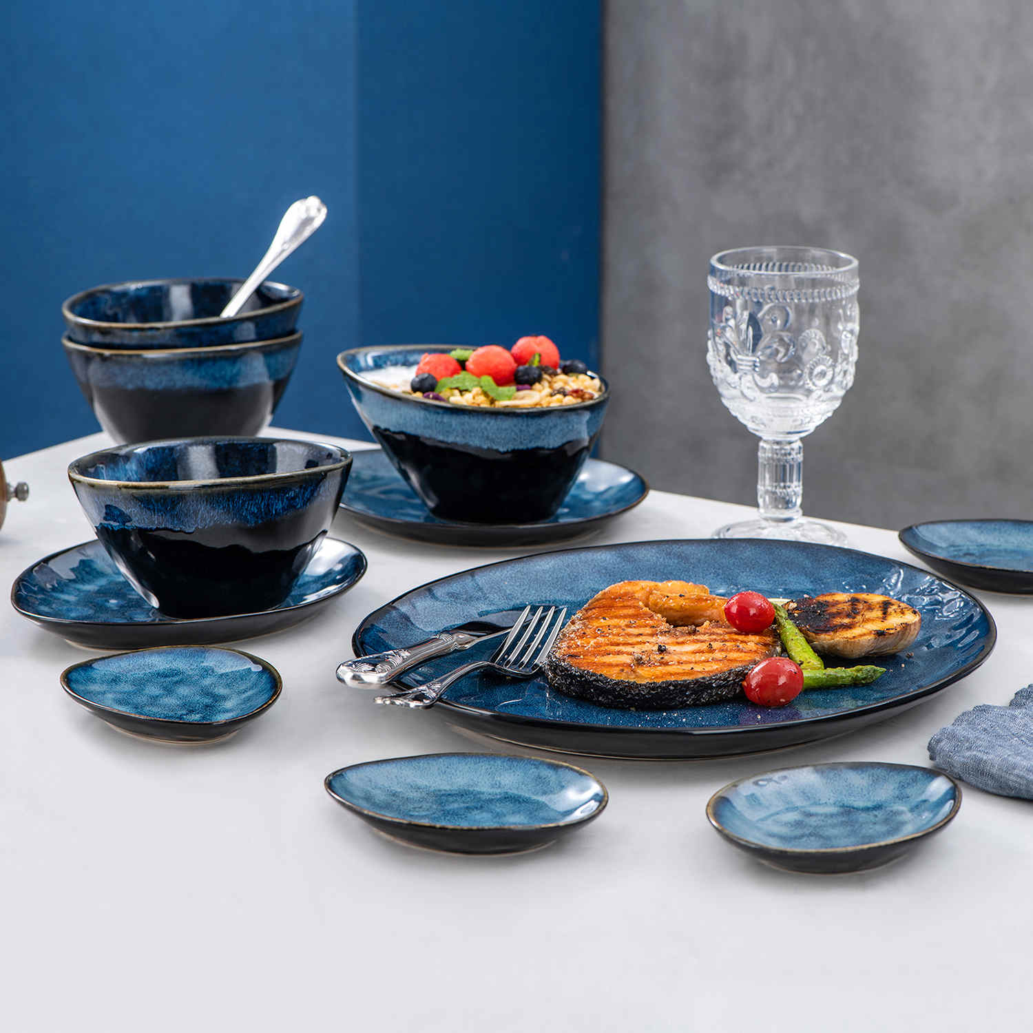 Starry 11-Piece Dinnerware Set with Oval Plates - Bowls - and Serving Dishes in Blue Reactive Glaze-vancasso